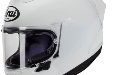 Arai lance le RX-7V Racing, avec un spoiler! :: Nouveauté 2020