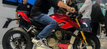 Tout savoir en live sur le nouveau Streetfighter V4 de Ducati