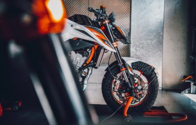 890 Duke R: le Super Scalpel de KTM sous la loupe :: Nouveauté 2020