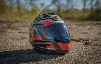 Arai sort une édition TT limitée de son RX-7V, même sans TT :: Casque