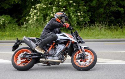 La 890 Duke R à l’essai, ou la gentille et la bête :: Test KTM