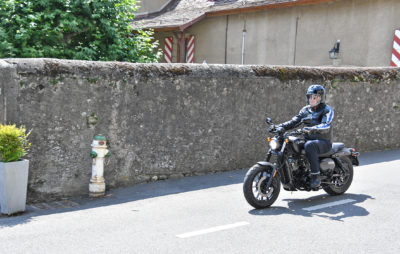 L’Aquila GV 300 S, ou le Bobber Hyosung un cran plus rapide :: Test Hyosung