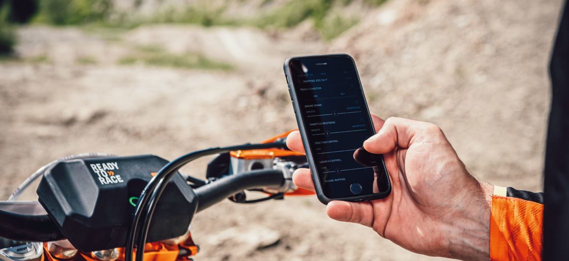Les réglages de votre moto de cross KTM par smartphone!