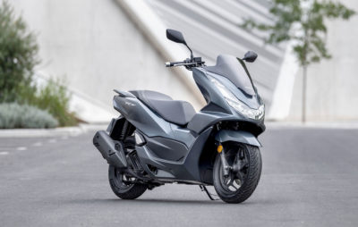 Le populaire Honda PCX 125 s’équipe de l’antipatinage :: Nouveauté 2021