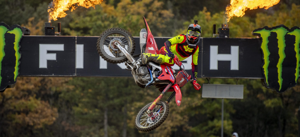 Tim Gajser et Tom Vialle déjà champions, et Seewer talonne Cairoli