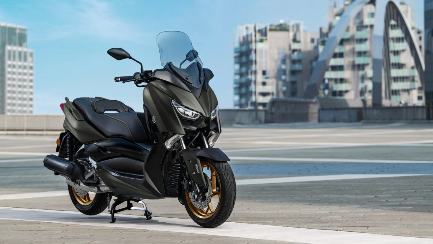 Le scooter sportif Yamaha XMAX 125 version 2021 est sobre comme un ...
