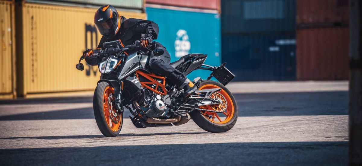 Nouveaux coloris, moteur euro 5 et quickshifter pour la KTM 390 Duke