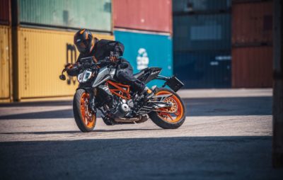 Nouveaux coloris, moteur euro 5 et quickshifter pour la KTM 390 Duke :: Naked A2