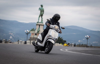 Essai – Le D’elight 125 prend un air délicieusement rétro! :: Yamaha