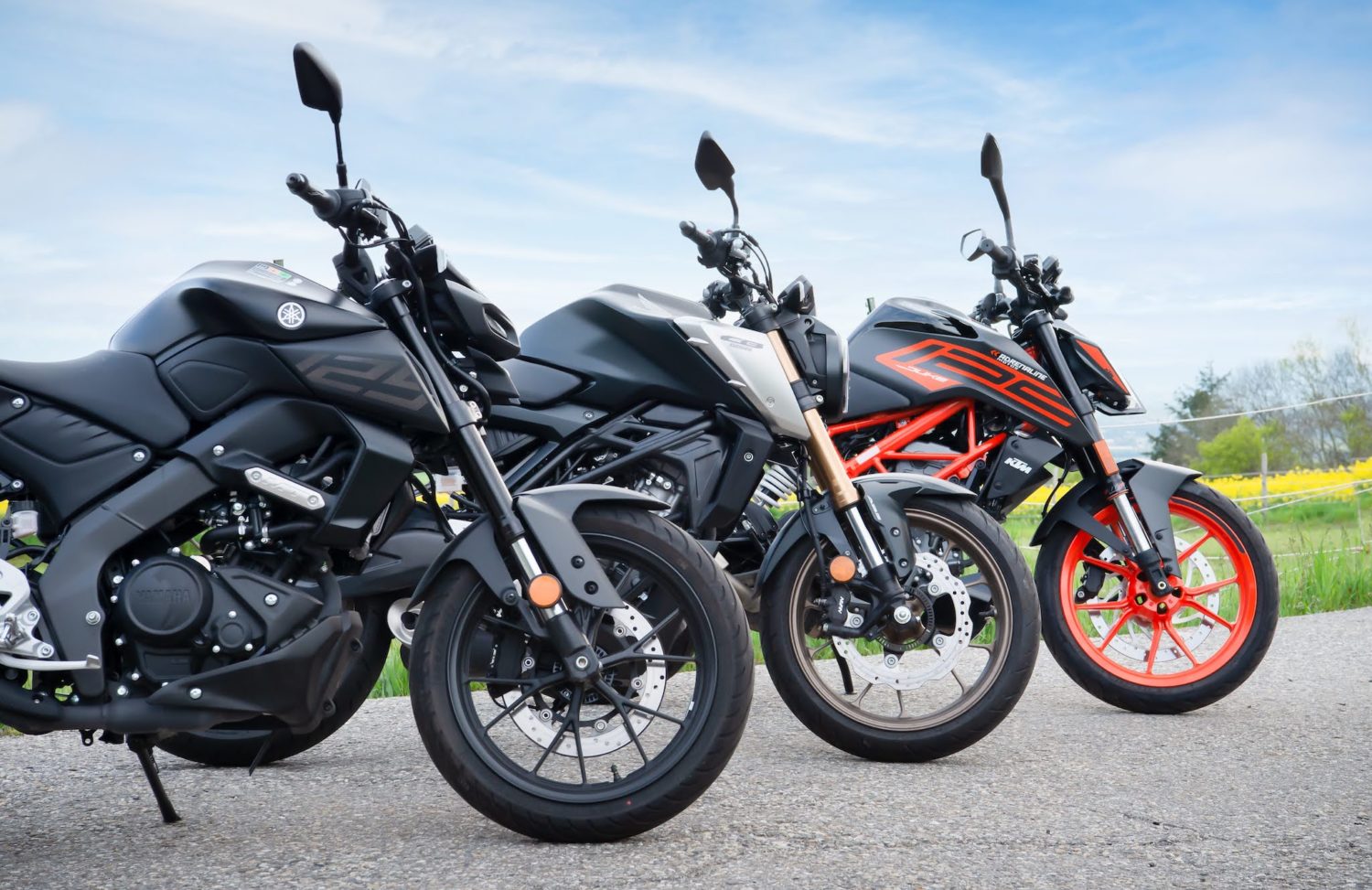 Essai 125 la KTM Duke se frotte à la Yamaha MT125 et à la nouvelle Honda CB125R Actu Moto