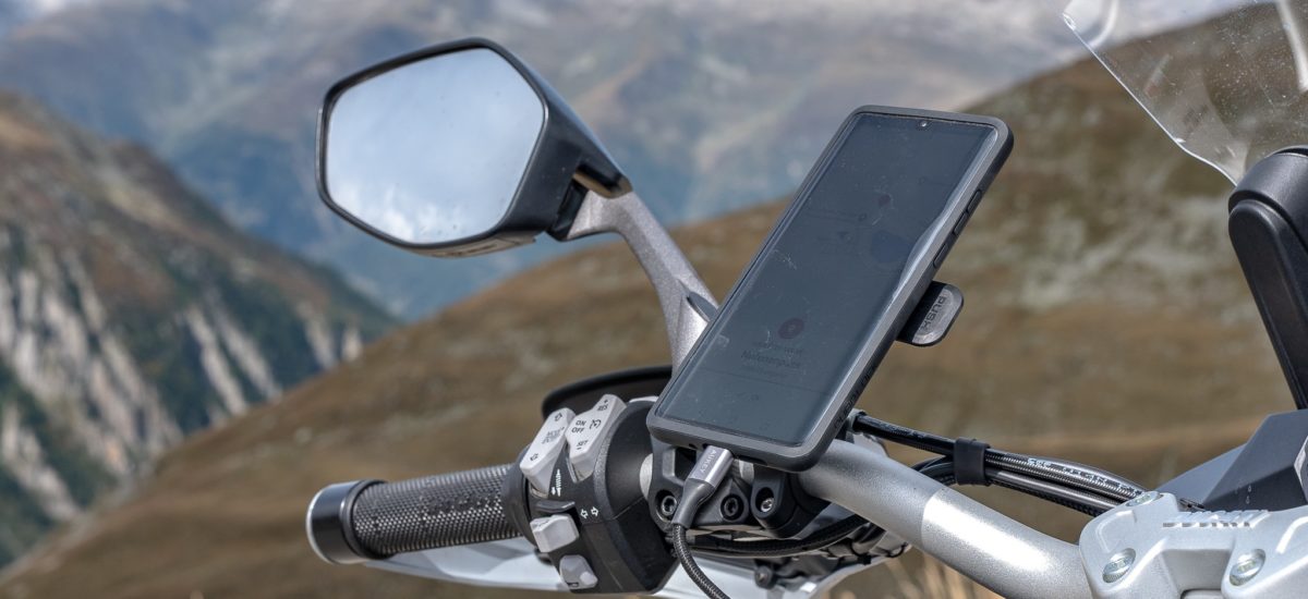 Test du système Quad Lock – et si le meilleur GPS moto était votre smartphone?