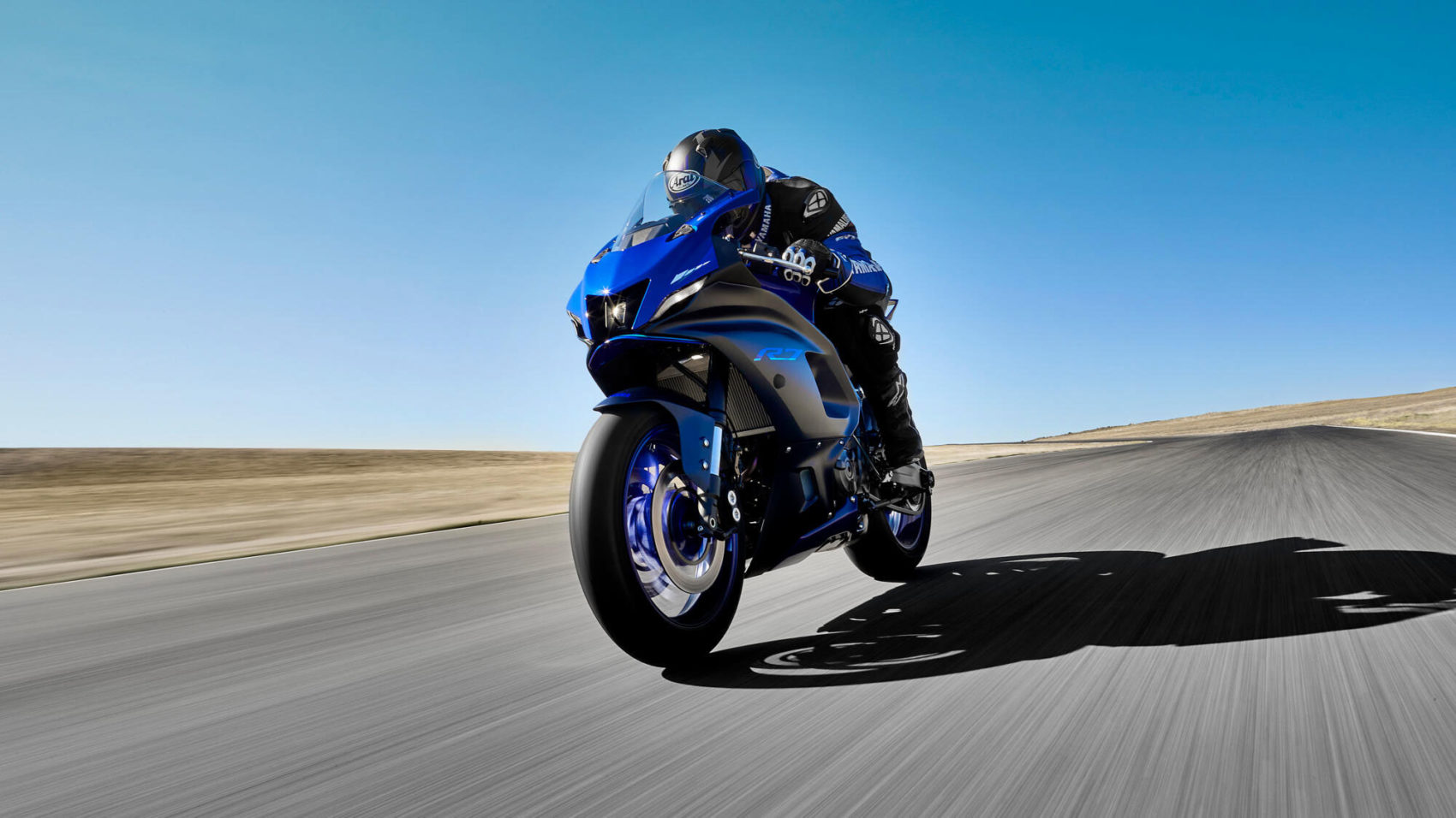 Le Yamaha R-World