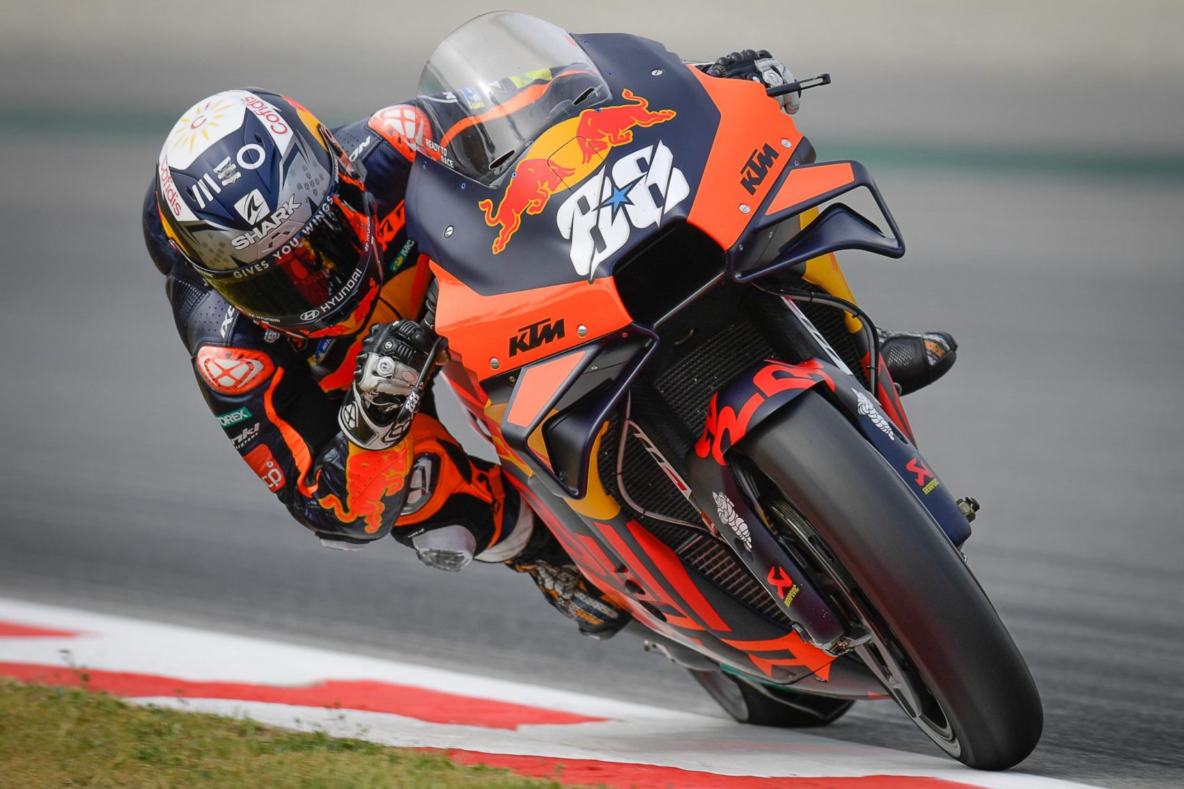 Miguel Oliveira gagne