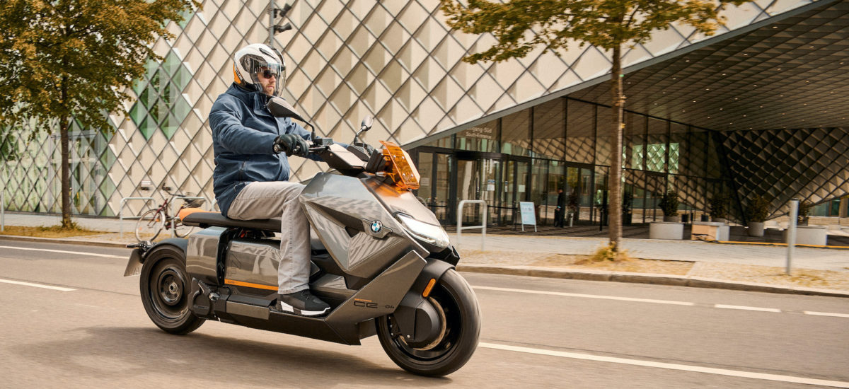 BMW CE 04, le nouvel électro-scooter branché