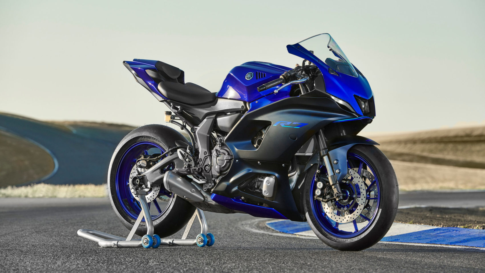 Essai Yamaha R7 : une nouvelle ère de sportivité - Actu Moto