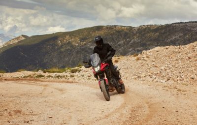 Suspensions et freins de la CB 500 X améliorés pour 2022 :: Nouveauté