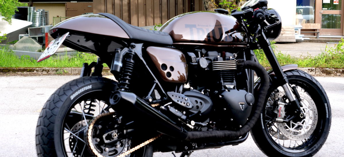 Une Triumph Thruxton signée Arsenal Garage