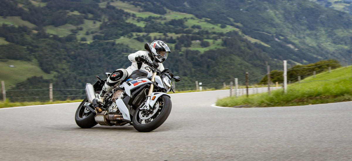 Essai – la nouvelle BMW S1000R, reine de l’agilité sur les cols