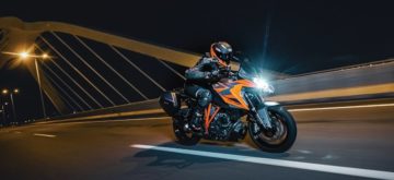 Nouveauté – KTM s’offre une Super Duke GT améliorée