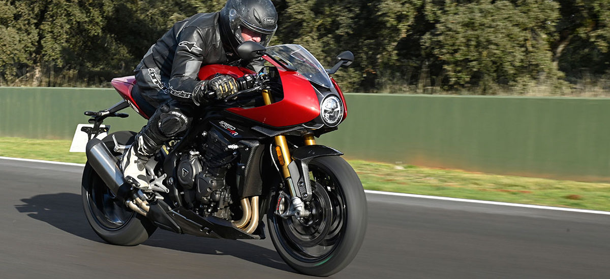 Essai Triumph Speed Triple 1200 RR – La Lady qui rend complètement gaga!