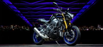 Nouvelle plastique et moteur revu pour une Yamaha MT-10 SP encore plus stable sur ses roues