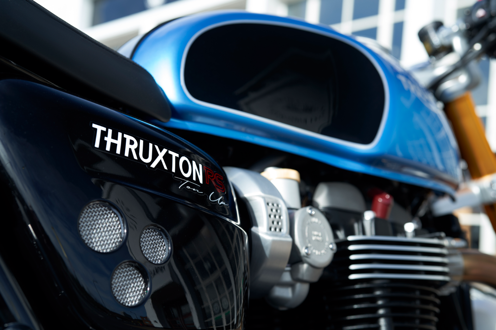 Triumph Thruxton Ton-up