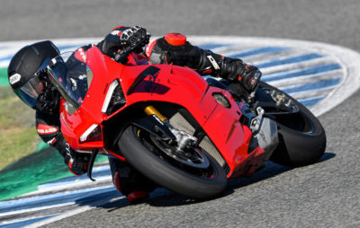 Essai – la Ducati Panigale V4S plus facile et encore plus performante pour 2022! :: Test Ducati