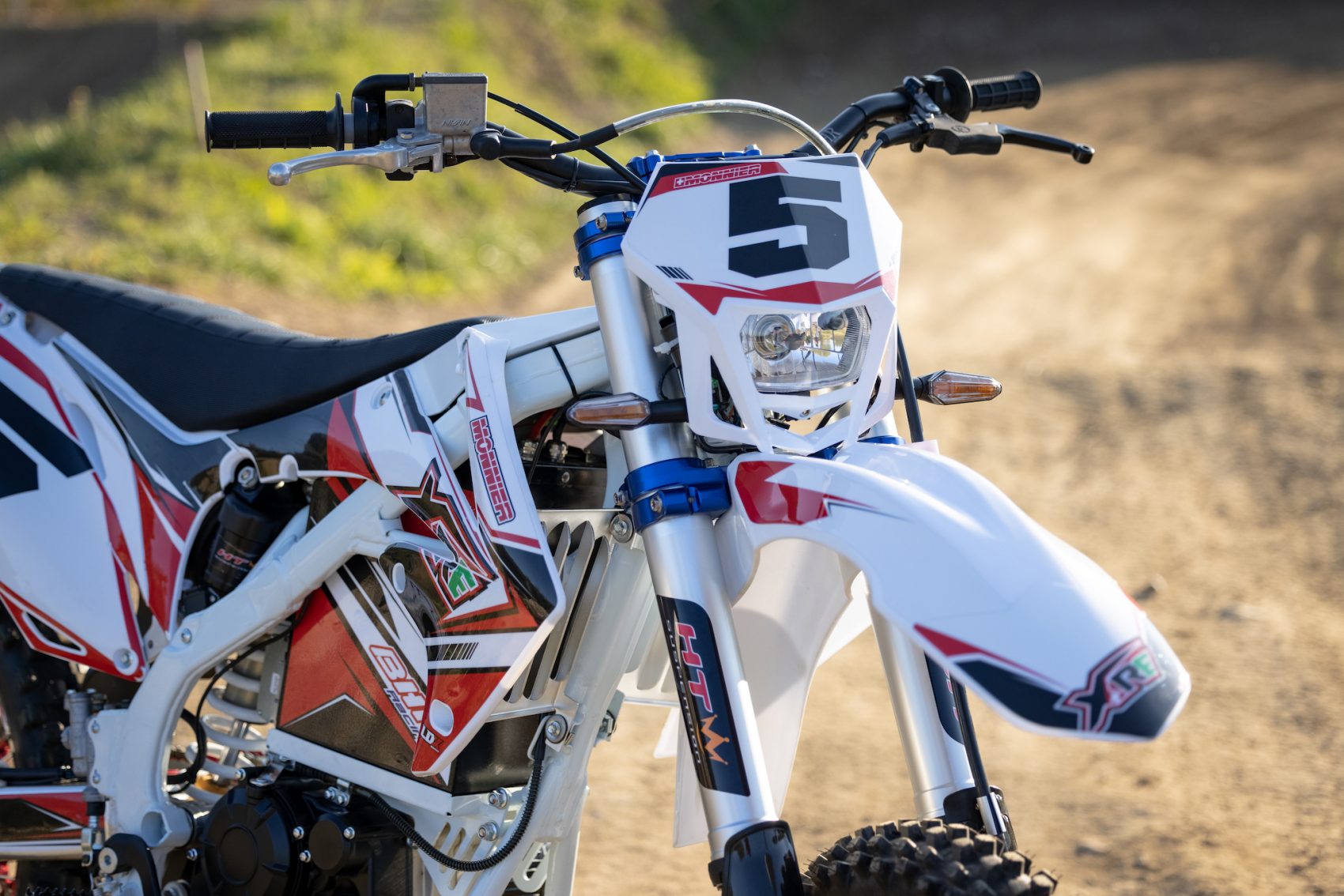 Essai Monnier XRE Mode Silencieux Activ Actu Moto