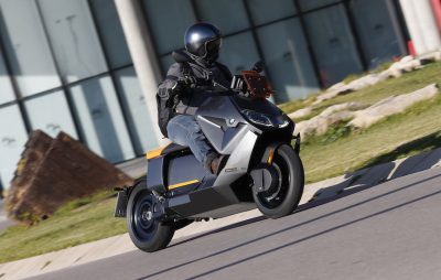 Essai – le BMW CE 04, un maxi-scooter urbain qui électrise :: Test BMW