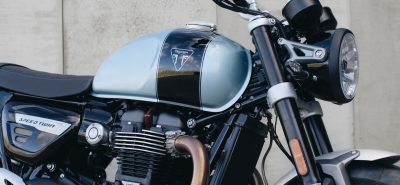 Une Triumph Speed Twin Breitling Edition, à 270 exemplaires :: Edition limitée