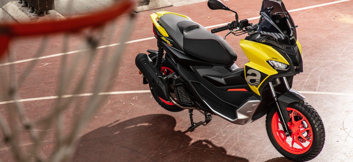 Le SR GT, un scooter de type sportif-adventure chez Aprilia