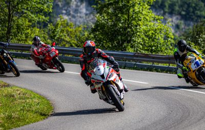 Des montées magnifiques sous un soleil de plomb pour la 11ème Rétro Moto Internationale de St-Cergue :: Evénement