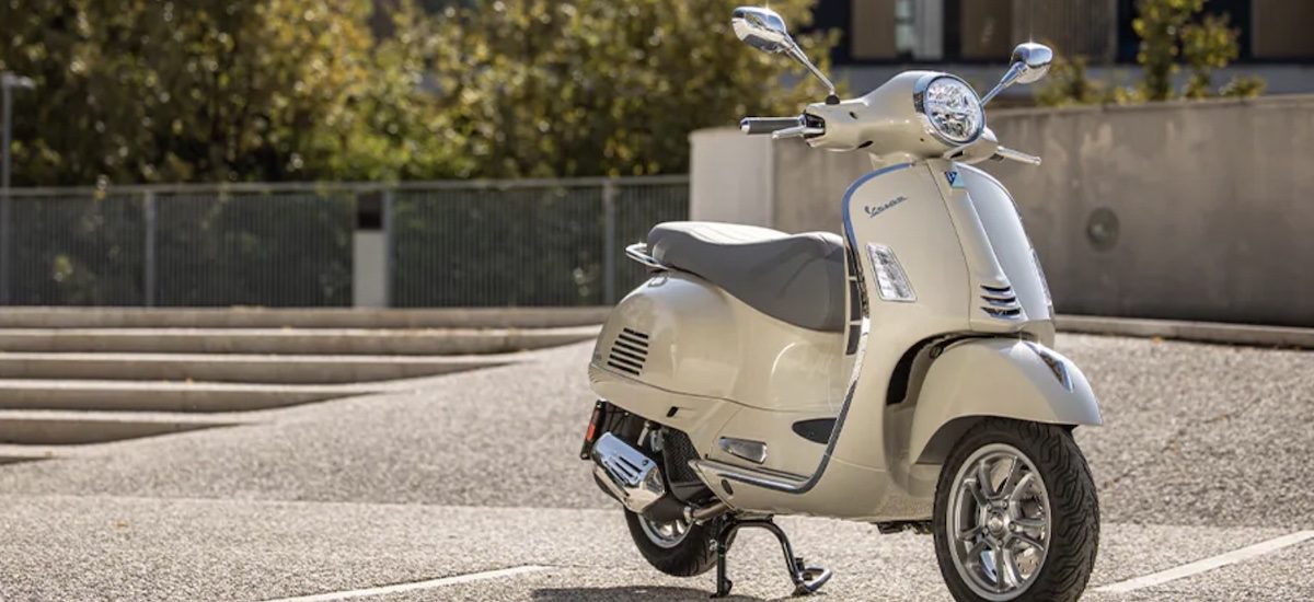 Nouveau – Les Vespa GTS adoptent une suspension retravaillée et la clé sans contact