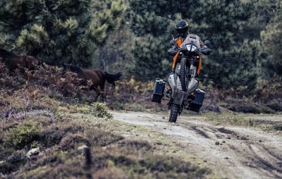 La KTM 890 Adventure 2023 plus protectrice et plus confortable :: Nouveauté 2023