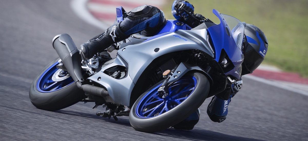 Nouveau – La Yamaha R125 change de visage et prend la connectivité pour 2023