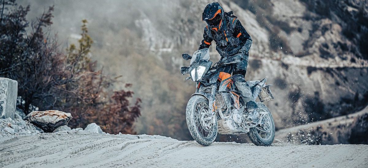 Nouveau – KTM dote sa 390 Adventure de jantes à rayons