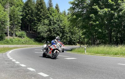 Les nouveaux marquages moto au Mollendruz semblent avoir amélioré les trajectoires des motocyclistes :: Sécurité routière
