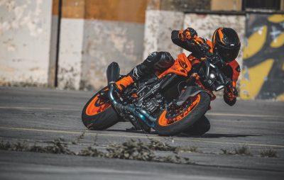 KTM introduit la 990 Duke, avec un nouveau moteur et un nouveau look :: Nouveauté 2024