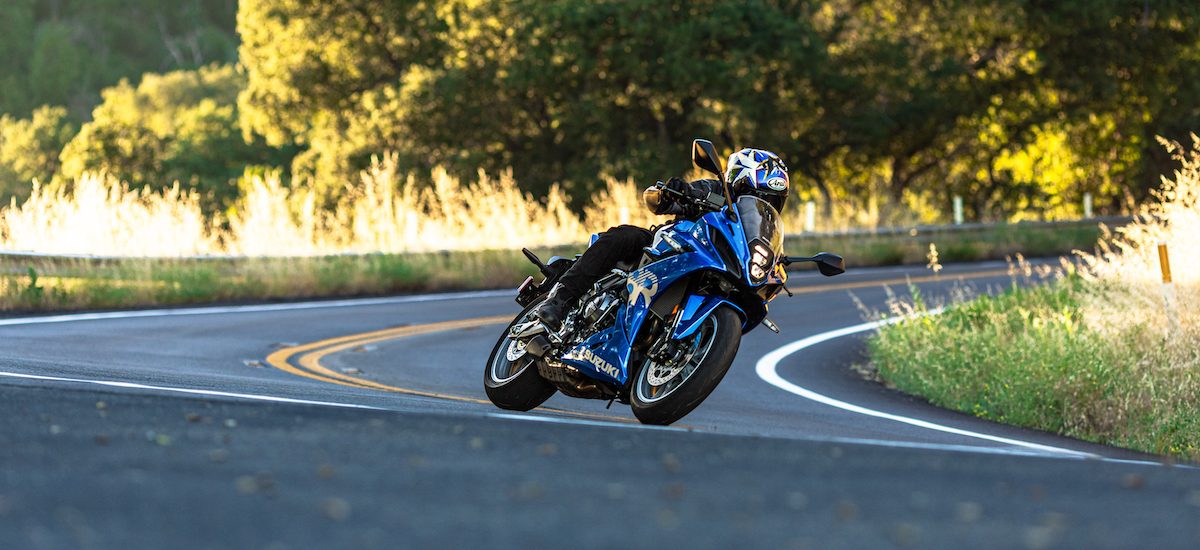 Suzuki annonce une sportive routière, la GSX-8R, sur base de sa naked GSX-8S