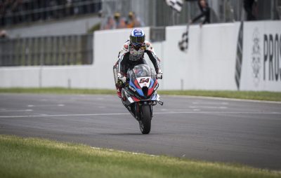 Superbike – Le pilote BMW Toprak Razgatlioglu maître à Donington :: WSBK-WSSP