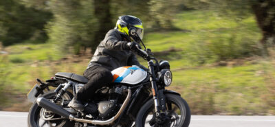 Essai – Au guidon de la Triumph Speed Twin 900, le plaisir est une affaire de couple! :: Test Triumph