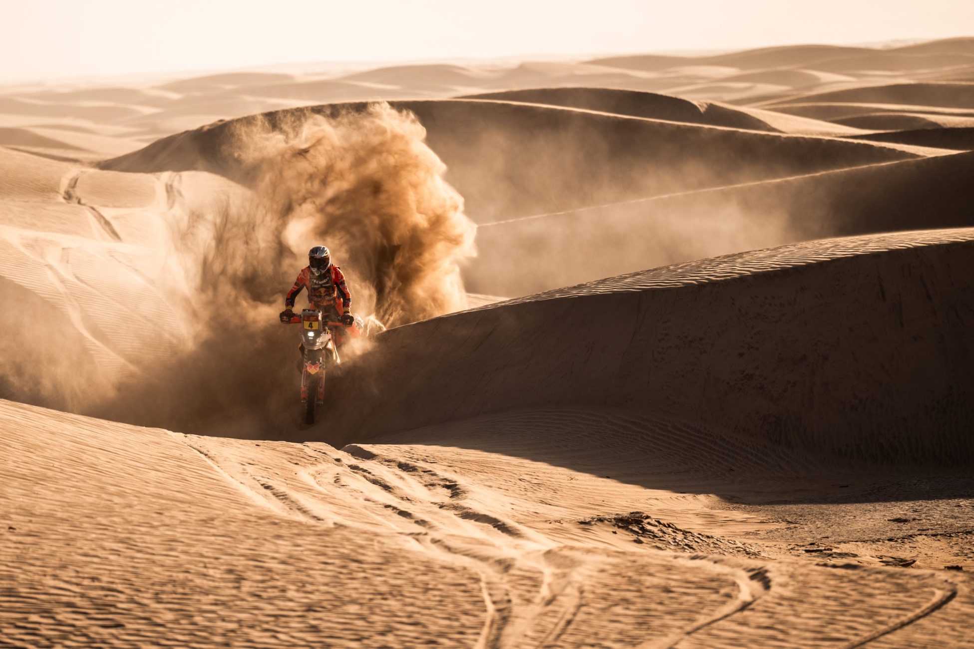 A mi-chemin du Dakar 2025, Daniel Sanders (KTM) mène le bal, et il n'y ...