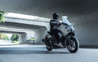 Plus de confort et moins d’effort sur les nouvelles versions des Yamaha XMAX 125 et 300 :: Nouveautés 2025