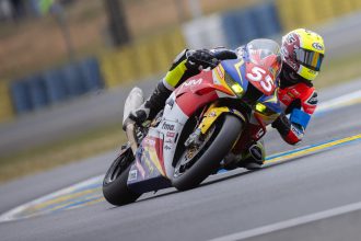 Le team National Moto Honda FMA (numéro 55), avec notamment le Suisse Valentin Suchet (photo), se classe 19ème aux qualifications, septième de sa catégorie Superstock; dans la même catégorie, 31ème place (16ème Superstock) pour le team JMA Racing (Suzuki numéro 34), avec le pilote suisse Kylian Nestola