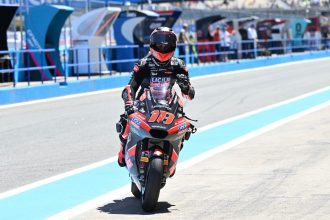 En Moto2 (moteurs Triumph), la première place sur la grille de départ du Grand Prix d’Espagne revient à Manuel Gonzalez (team LiquiMoly Dynavolt Intact, châssis Kalex), qui devance Albert Arenas (Italjet Gresini, Kalex) et Senna Agius (LiquiMoly Intact)