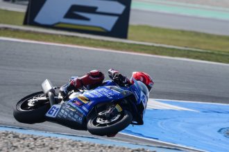 Can Oncu (BluCru Evan Bros, Yamaha, photo) s’adjuge la pole en WorldSSP à Assen, devant Tom BoothAmos (PTr Triumph) et Bo Bendsneyder (MV Agusta Reparto Corse); le leader du championnat Stefano Manzi (Ten Kate, Yamaha) est sixième, derrière Valentin Debise (Renzi, Ducati) et Jaume Masia (Orelac, Ducati)