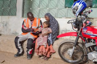 Yamaha prolonge de trois ans son partenariat avec l’organisation humanitaire internationale Riders for Health, qui fournit depuis 2022 des moyens de transport fiables (des Yamaha) sur deux roues pour les prestations de santé en Afrique sub-saharienne
