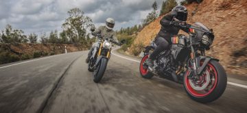 Nouveau – Suzuki se dote de deux modèles néo-rétro de moyenne cylindrée, les GSX-8T et GSX-8TT