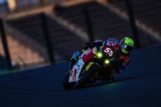 Le Vaudois Valentin Suchet et le team National Motos Honda (numéro 55) se classent 10èmes de leur catégorie Superstock (34èmes au scratch) aux qualifications des 8 heures de Suzuka, qui comptent pour le championnat mondial; La pole est remportée par le team Honda officiel (avec comme pilotes Johann Zarco et Takumi Takahashi), devant le team Yamaha (avec Jack Miller, Andrea Locatelli et Katsuyuki Nakasuga) et le team local AutoRace Ube Racing (BMW); le team BMW Motorrad World Endurance, 5ème, est le premier parmi les équipes inscrites au championnat, devant le YART (Yamaha, sixième) et le SERT (Suzuki, 7ème)