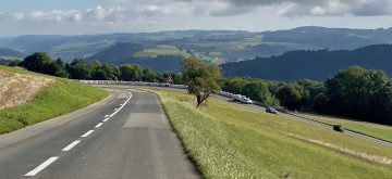 Oldtimers-Youngtimers – Au guidon sur la montée de Corcelles-le-Jorat